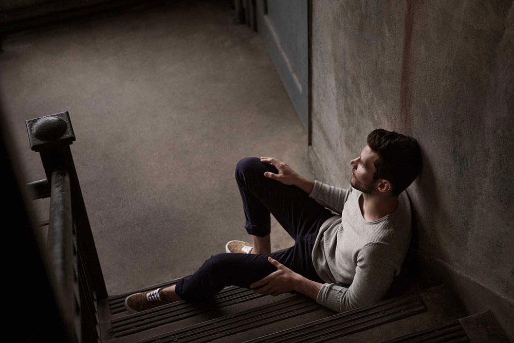 Warning signs of alcohol addiction affecting daily life