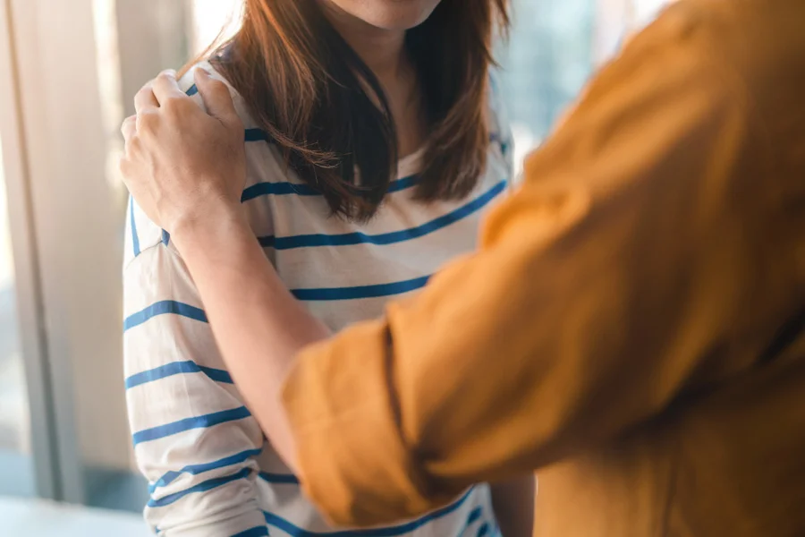 Personalized individual psychotherapy in a supportive clinical setting